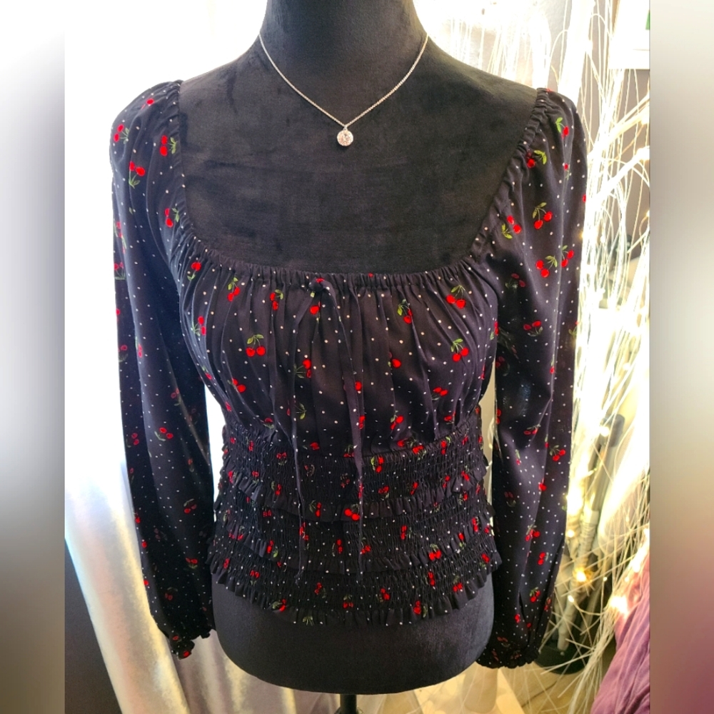 🍒Planet Gold Juniors Long Sleeve Crop Top